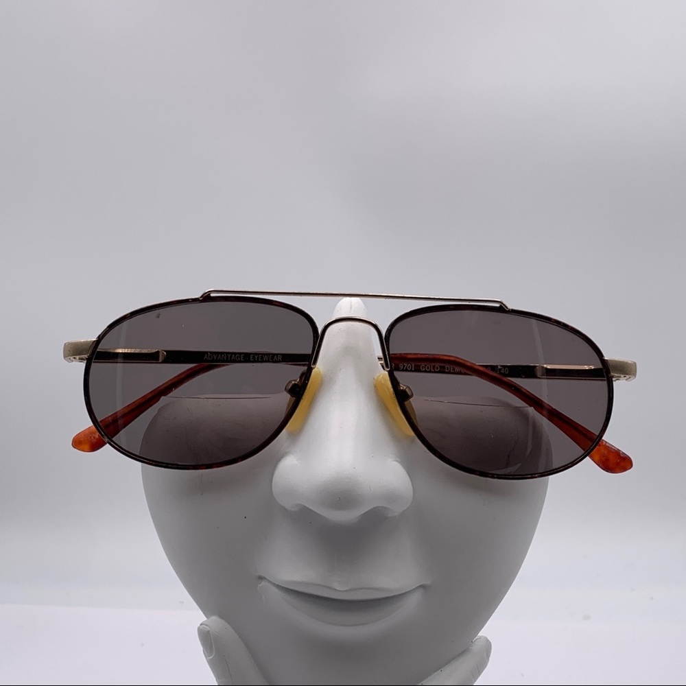 Vintage Advantage Eyewear Gold Aviator Sunglassws